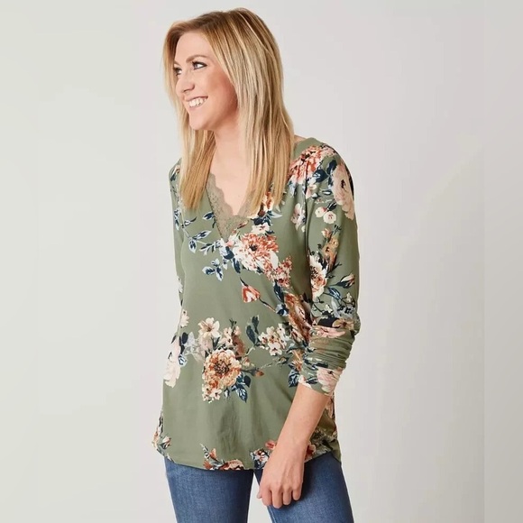 Daytrip Floral Lace Trim Top - Picture 1 of 5